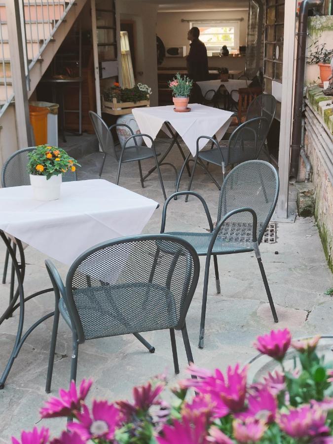 La Pajassa Bed & Breakfast อัลบา ภายนอก รูปภาพ