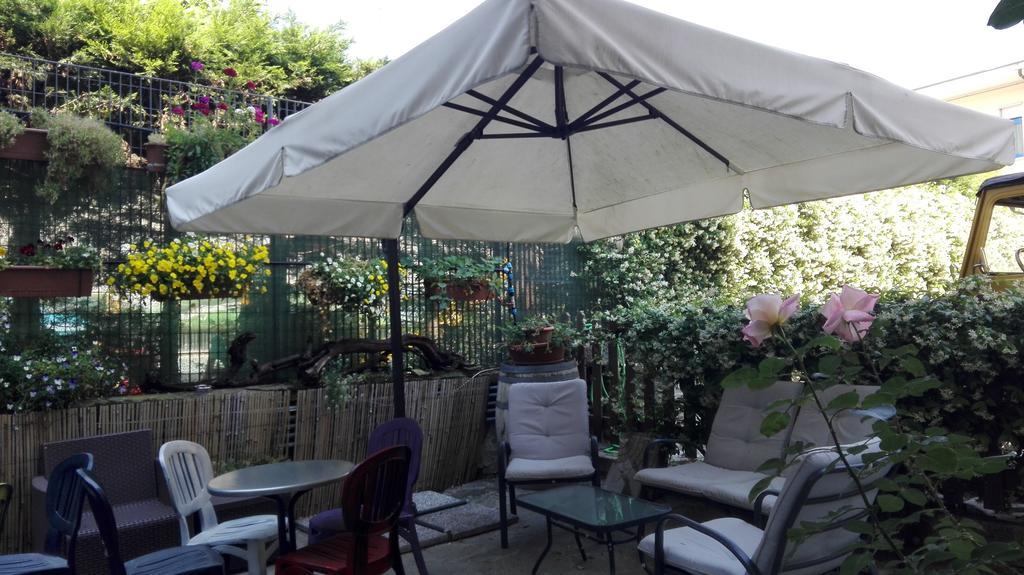 La Pajassa Bed & Breakfast อัลบา ภายนอก รูปภาพ